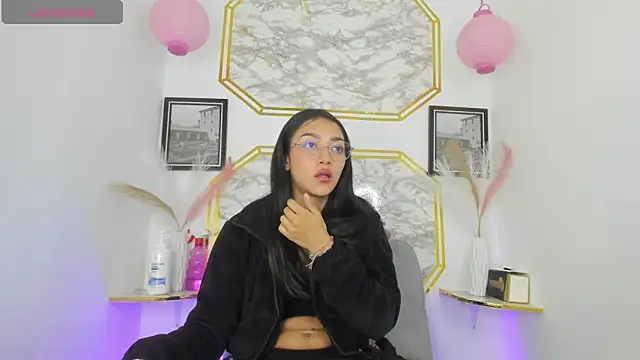 jaulyn 18   online show from June 12, 2026, 4:16 pm