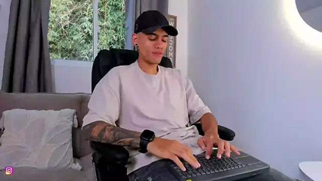NickCopeer  online show from June 15, 2026, 12:38 pm