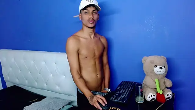 Angel foxc13 online show from June 25, 2026, 5:12 am
