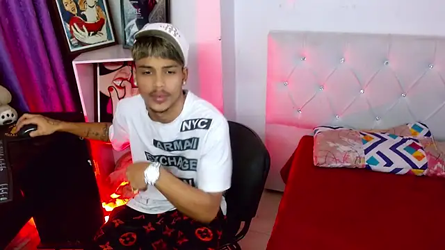 Angel foxc13 online show from July 12, 2026, 3:18 am