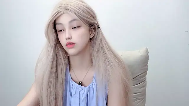 jiangjiang2005 online show from July 1, 2026, 5:02 pm