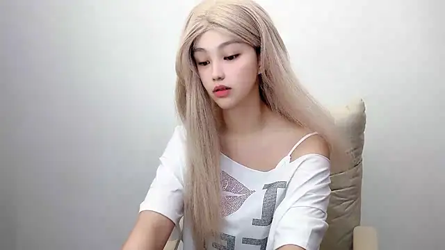 jiangjiang2005 online show from July 18, 2026, 5:21 pm