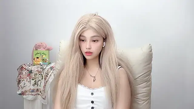 jiangjiang2005 online show from July 27, 2026, 6:26 pm