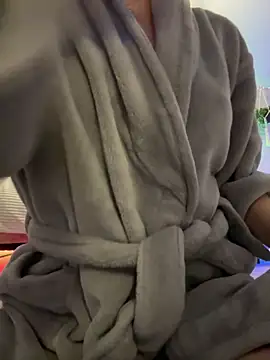 Snapshot of lil_martian chatting on February 9, 2026, 12:47 pm lil martian online show from February 9, 2026, 12:47 pm