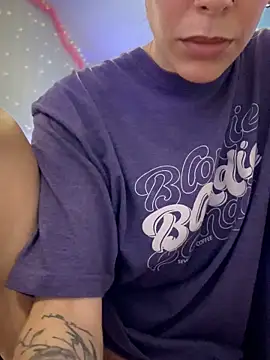 Snapshot of lil_martian chatting on February 12, 2026, 12:49 pm lil martian online show from February 12, 2026, 12:49 pm