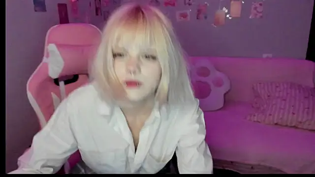 VelvetAlice online show from July 21, 2026, 8:43 pm
