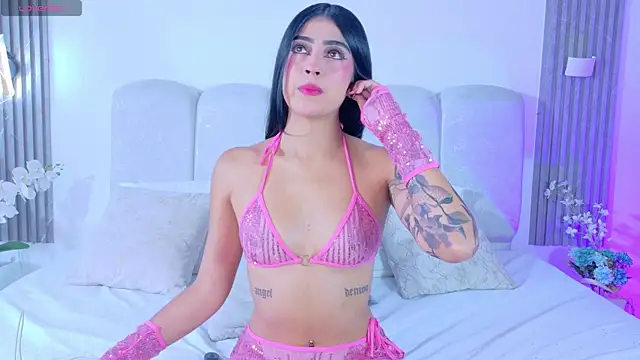 AuroraTaylor1 online show from June 26, 2026, 10:37 pm