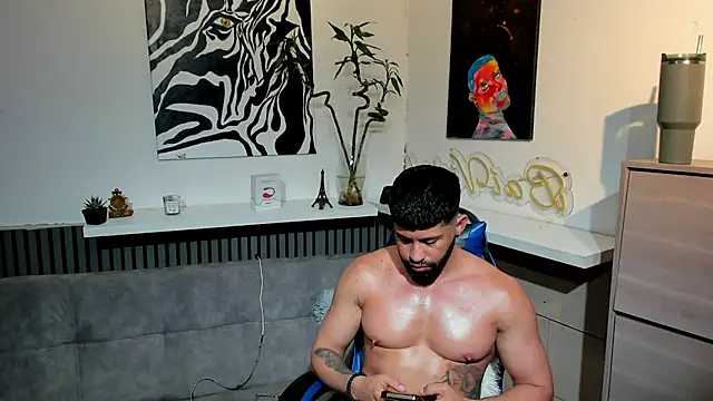 RikyAaron online show from June 5, 2026, 4:39 am