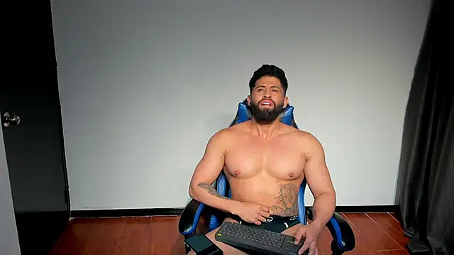 RikyAaron online show from July 17, 2026, 1:58 am