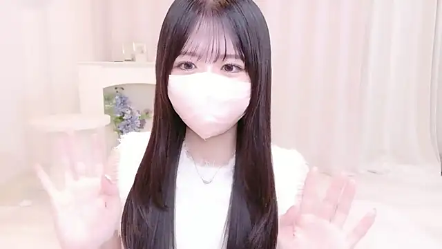 Snapshot of Yuinyaaa chatting on July 5, 2026, 10:33 am Yuinyaaa online show from July 5, 2026, 10:33 am