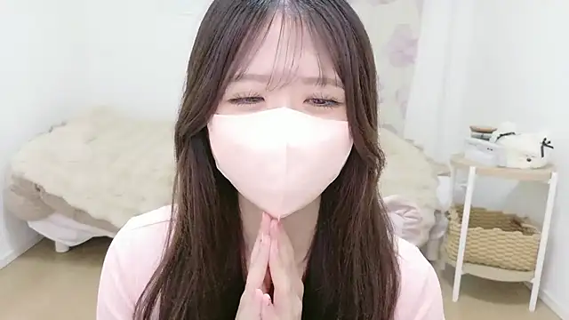 Snapshot of Yuinyaaa chatting on June 20, 2026, 10:42 am Yuinyaaa online show from June 20, 2026, 10:42 am