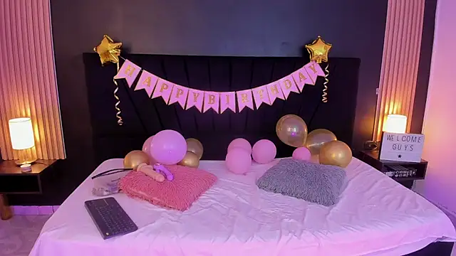 twodolls18 online show from May 29, 2026, 3:45 am