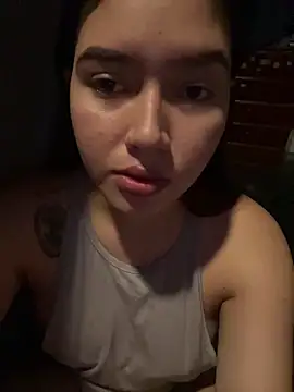LuxuryCoupleX online show from May 27, 2026, 1:04 am
