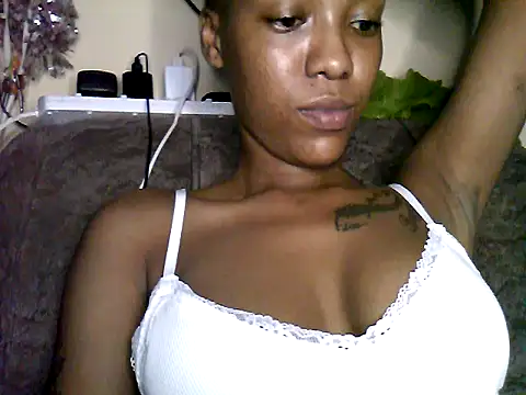 Sexxyqueens  online show from June 29, 2026, 8:19 pm