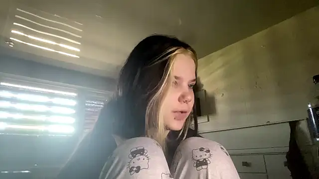 SusanaLeichty online show from July 31, 2026, 11:09 am