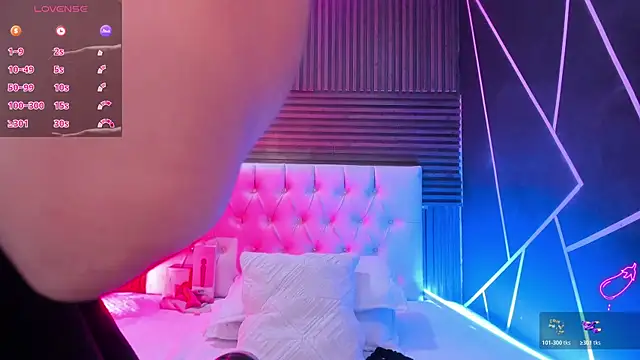 CleoFoxxx  online show from July 24, 2026, 9:11 pm