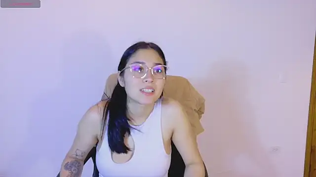 adaira31 online show from June 20, 2026, 1:32 am