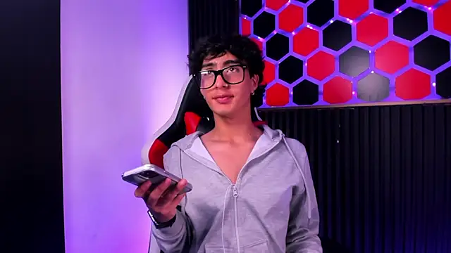 SantyFoxxs online show from July 21, 2026, 3:30 am