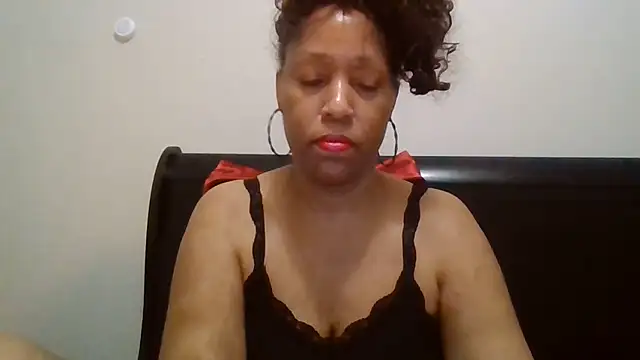 MsDeeLive online show from May 27, 2026, 4:31 am