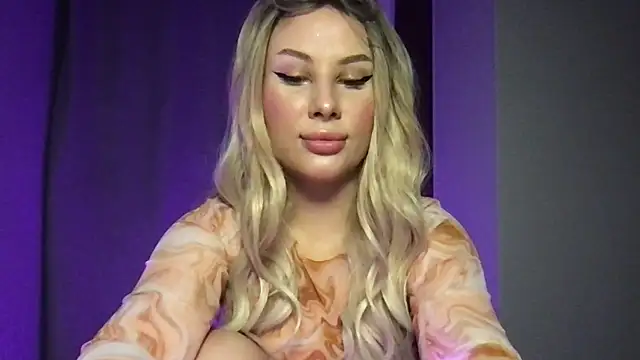 Snapshot of Lili_Weiss chatting on June 8, 2026, 7:03 pm Lili Weiss online show from June 8, 2026, 7:03 pm