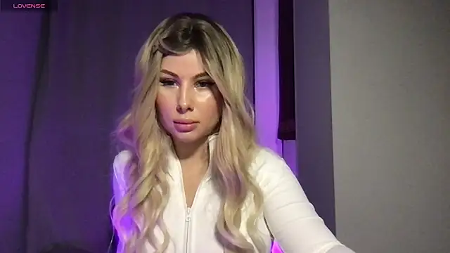 Lili Weiss online show from June 3, 2026, 6:12 pm