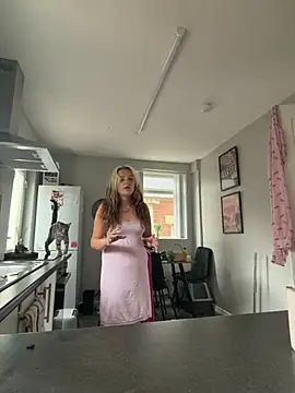 naughtygirl6989 online show from July 11, 2026, 9:09 am