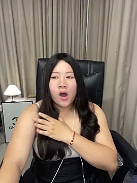 Snapshot of Luckysisi-s chatting on June 15, 2026, 2:39 pm Luckysisi-s online show from June 15, 2026, 2:39 pm
