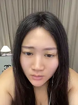Snapshot of Luckysisi-s chatting on June 20, 2026, 2:33 pm Luckysisi-s online show from June 20, 2026, 2:33 pm