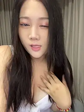 Snapshot of Luckysisi-s chatting on June 25, 2026, 1:05 pm Luckysisi-s online show from June 25, 2026, 1:05 pm
