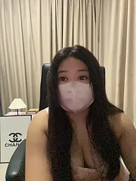 Snapshot of Luckysisi-s chatting on July 16, 2026, 1:02 am Luckysisi-s online show from July 16, 2026, 1:02 am