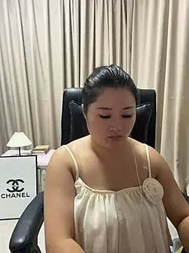 Snapshot of Luckysisi-s chatting on July 7, 2026, 1:14 pm Luckysisi-s online show from July 7, 2026, 1:14 pm