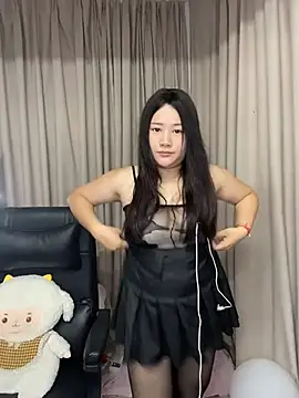 Snapshot of Luckysisi-s chatting on June 23, 2026, 2:53 am Luckysisi-s online show from June 23, 2026, 2:53 am