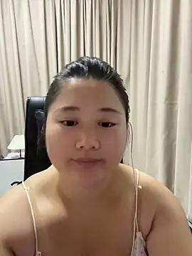 Snapshot of Luckysisi-s chatting on June 3, 2026, 11:44 am Luckysisi-s online show from June 3, 2026, 11:44 am