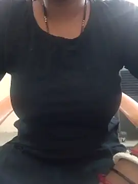 shayla130 online show from June 14, 2026, 8:04 am