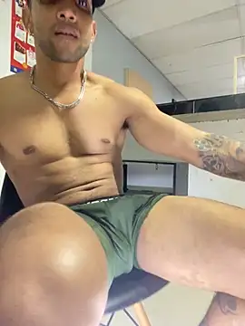 leoblazes online show from June 6, 2026, 5:34 am