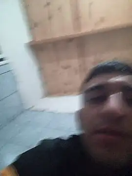 enzobb69 online show from June 6, 2026, 3:01 am