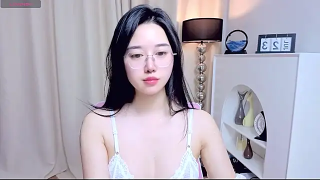 miuu6868 online show from July 24, 2026, 2:07 am