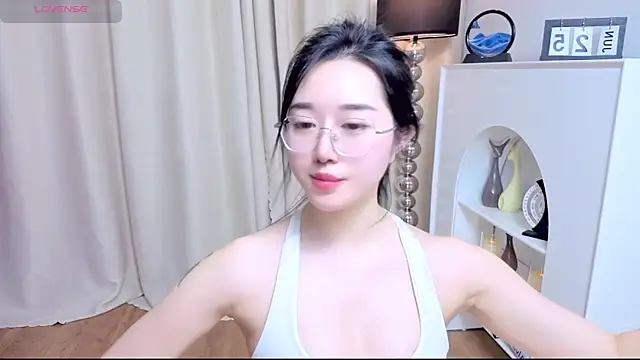 miuu6868 online show from June 25, 2026, 5:12 am