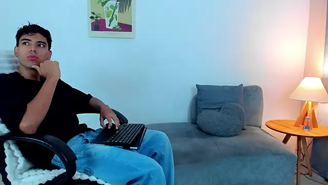 Damian Rodriiguez online show from May 27, 2026, 12:23 pm