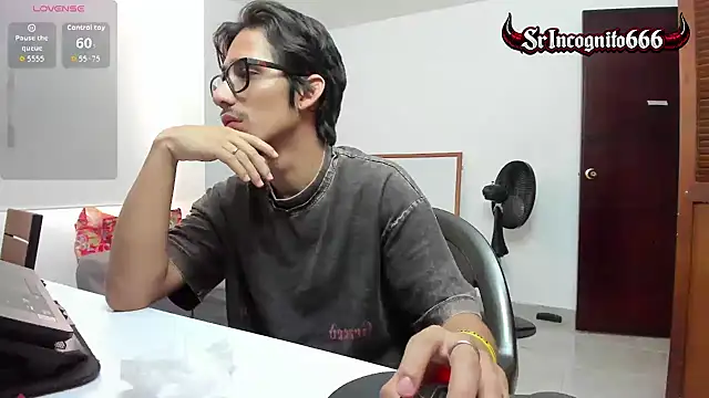 Snapshot of SrIncognito666 chatting on July 27, 2026, 2:35 pm SrIncognito666 online show from July 27, 2026, 2:35 pm