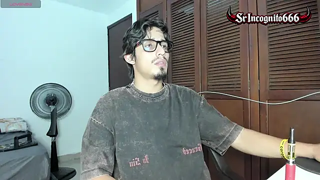 Snapshot of SrIncognito666 chatting on July 23, 2026, 2:53 am SrIncognito666 online show from July 23, 2026, 2:53 am