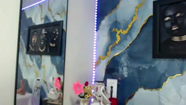 Yasmine Tapias online show from July 22, 2026, 9:28 pm