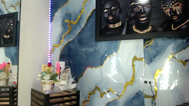 Yasmine Tapias online show from July 17, 2026, 10:40 pm