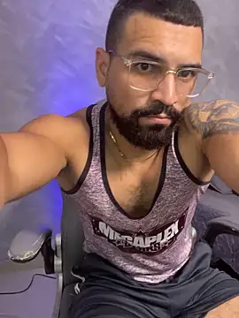 Snapshot of RoccoSaenz chatting on May 28, 2026, 6:03 pm RoccoSaenz online show from May 28, 2026, 6:03 pm