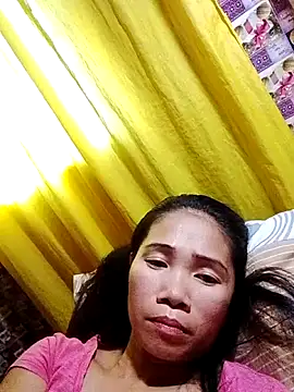 hotmom lyn online show from June 11, 2026, 10:07 pm