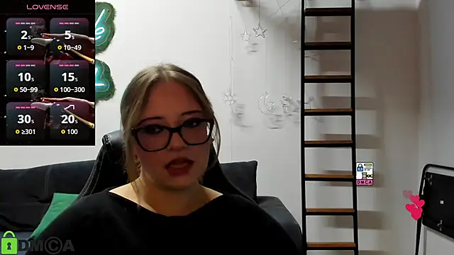 Snapshot of JuliNy_x chatting on June 3, 2026, 2:33 pm JuliNy x online show from June 3, 2026, 2:33 pm