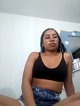 Violetlove  online show from May 26, 2026, 9:46 pm