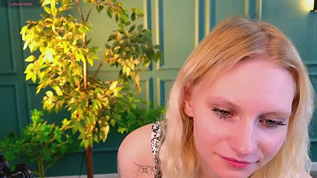 haleybooo online show from May 31, 2026, 5:57 am