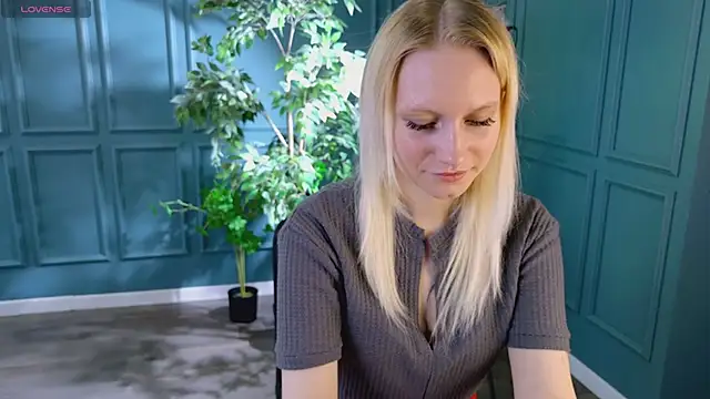 haleybooo online show from May 29, 2026, 6:08 am