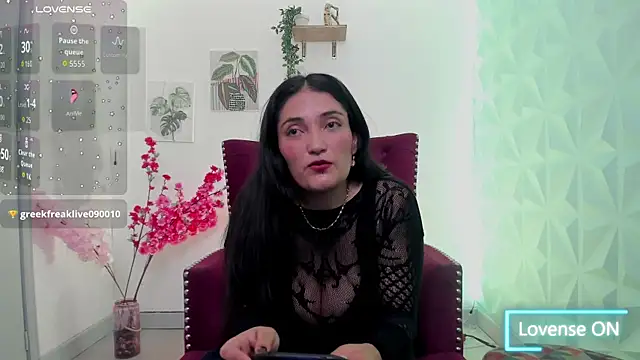 sthefy01 online show from May 26, 2026, 7:56 pm